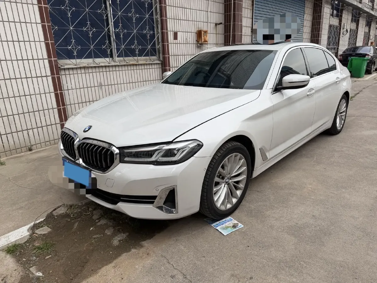 2022 BMW 5 Series 2.0T 184HP L4 8AT,autocango,china used car exporter,china ev exporter,chinese used car exporter,chinese used ev exporter