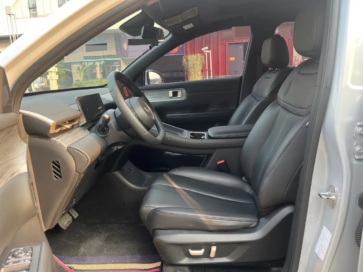 2024 WuLing XingGuangS BEV 60KWH,autocango,china used car exporter,china ev exporter,chinese used car exporter,chinese used ev exporter