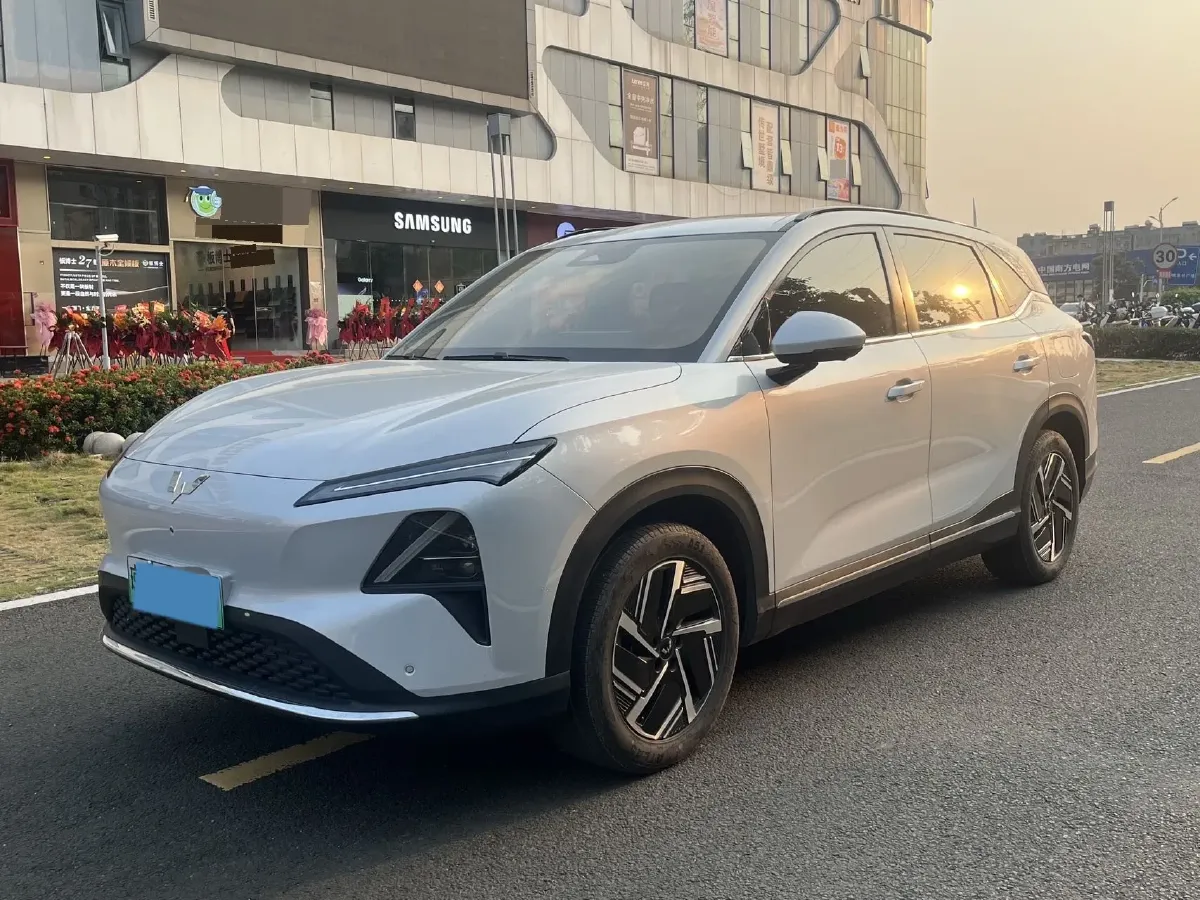 2024 WuLing XingGuangS BEV 60KWH,autocango,china used car exporter,china ev exporter,chinese used car exporter,chinese used ev exporter