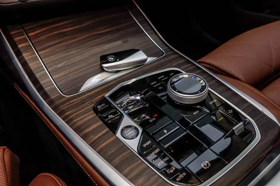 2023 BMW X7 3.0T 381HP L6 8AT,autocango,china used car exporter,china ev exporter,chinese used car exporter,chinese used ev exporter