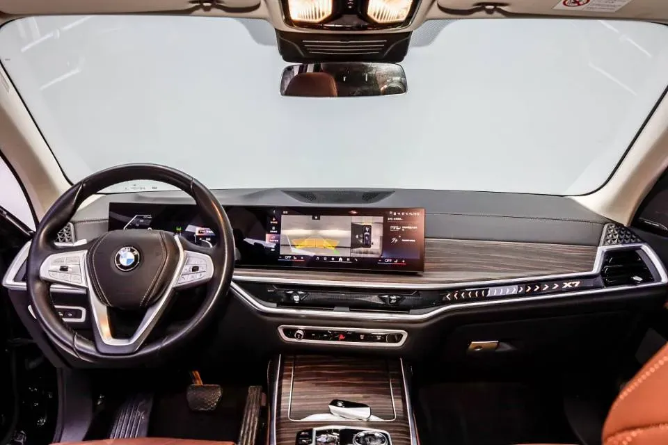 2023 BMW X7 3.0T 381HP L6 8AT,autocango,china used car exporter,china ev exporter,chinese used car exporter,chinese used ev exporter