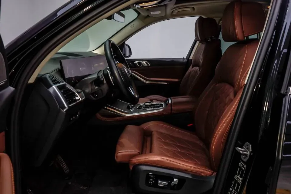 2023 BMW X7 3.0T 381HP L6 8AT,autocango,china used car exporter,china ev exporter,chinese used car exporter,chinese used ev exporter