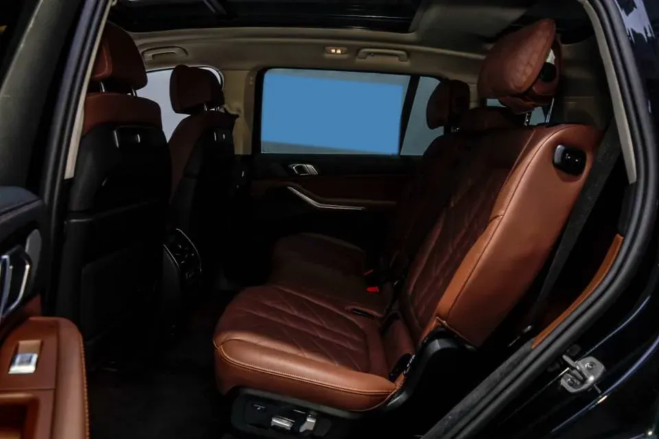 2023 BMW X7 3.0T 381HP L6 8AT,autocango,china used car exporter,china ev exporter,chinese used car exporter,chinese used ev exporter