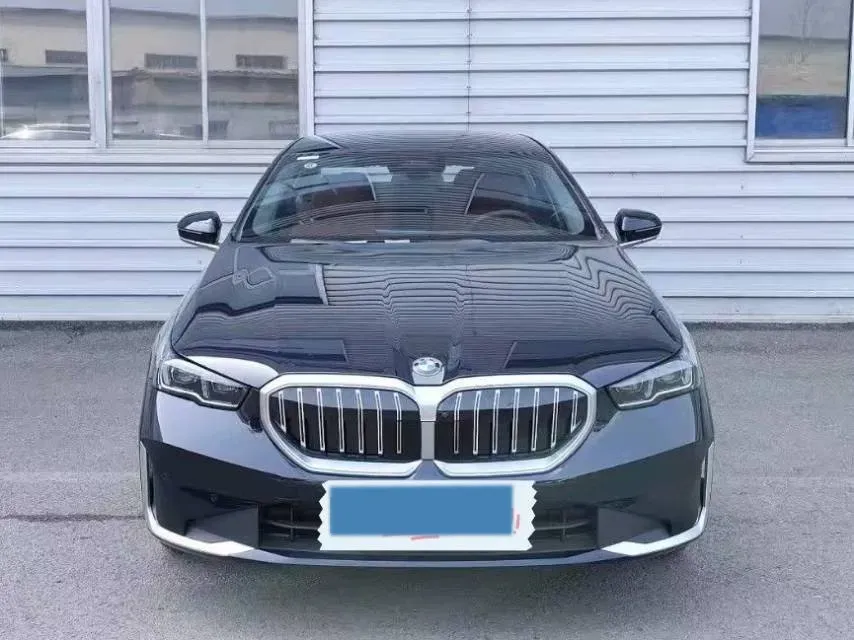 2024 BMW 5 Series 2.0T 258HP L4 8AT,autocango,china used car exporter,china ev exporter,chinese used car exporter,chinese used ev exporter