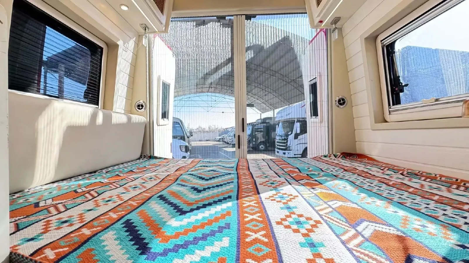 2020 YuTong T7 3.5T 313HP V6 10AT,autocango,china used car exporter,china ev exporter,chinese used car exporter,chinese used ev exporter