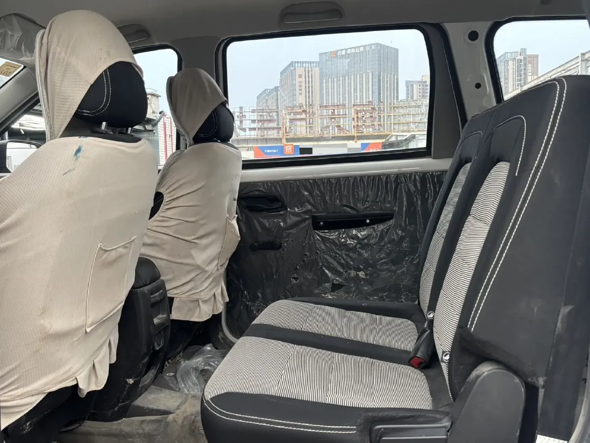2021 WuLing HongGuang 1.5L 99HP L4 6MT,autocango,china used car exporter,china ev exporter,chinese used car exporter,chinese used ev exporter