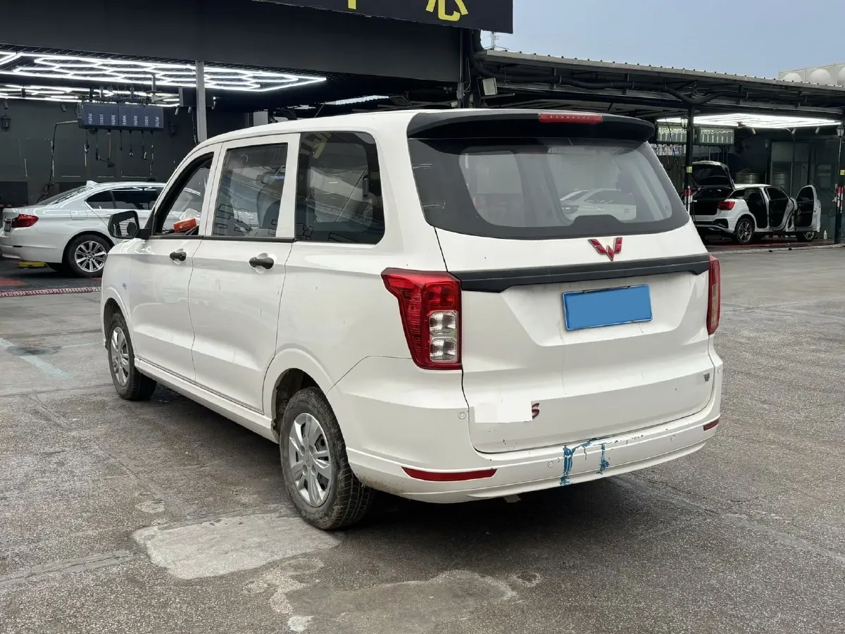 2021 WuLing HongGuang 1.5L 99HP L4 6MT,autocango,china used car exporter,china ev exporter,chinese used car exporter,chinese used ev exporter