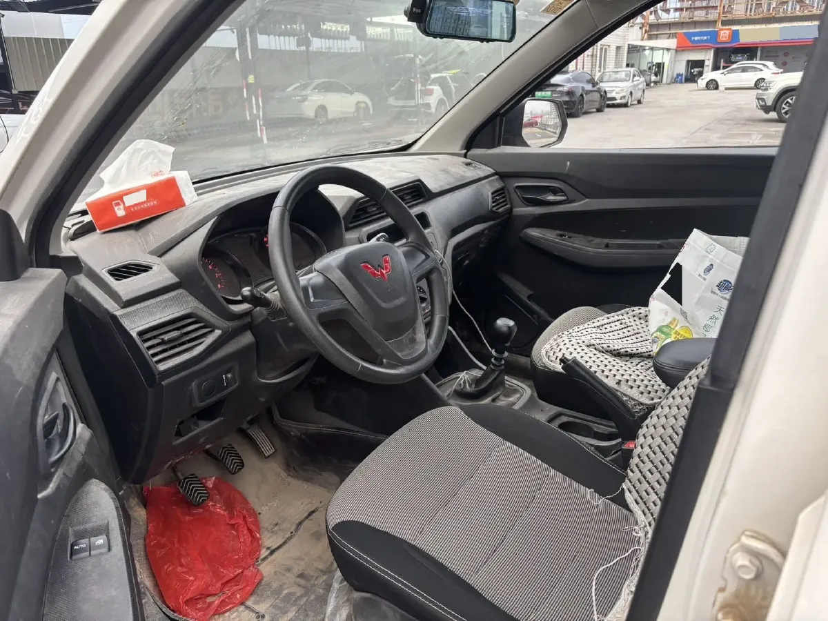 2021 WuLing HongGuang 1.5L 99HP L4 6MT,autocango,china used car exporter,china ev exporter,chinese used car exporter,chinese used ev exporter