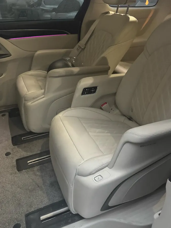 2022 Buick GL8 2.0T 237HP L4 9AT,autocango,china used car exporter,china ev exporter,chinese used car exporter,chinese used ev exporter