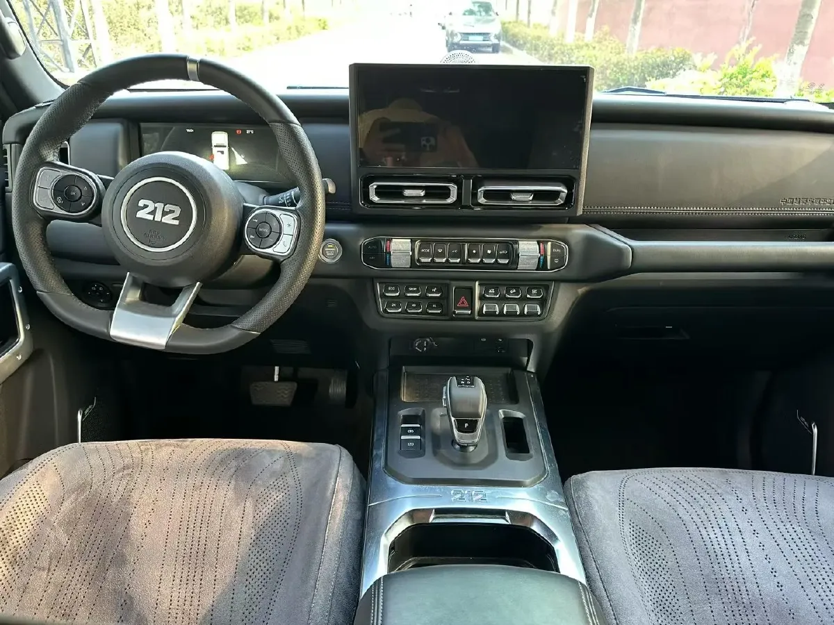 2024 212 212 T01 2.0T 252HP L4 8AT,autocango,china used car exporter,china ev exporter,chinese used car exporter,chinese used ev exporter