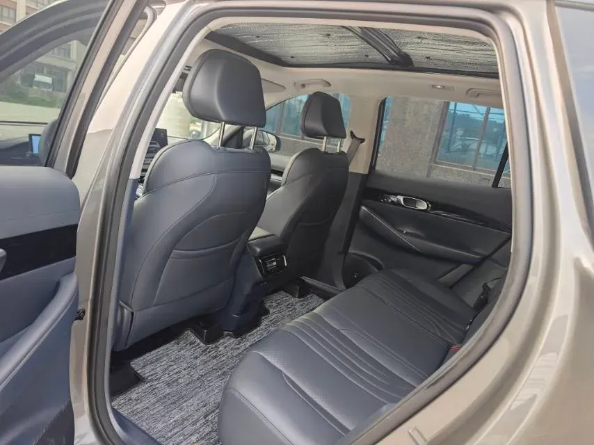 2024 Geely Emgrand L HiP 1.5T 181HP L4 3DHT PHEV 15.5KWH,autocango,china used car exporter,china ev exporter,chinese used car exporter,chinese used ev exporter