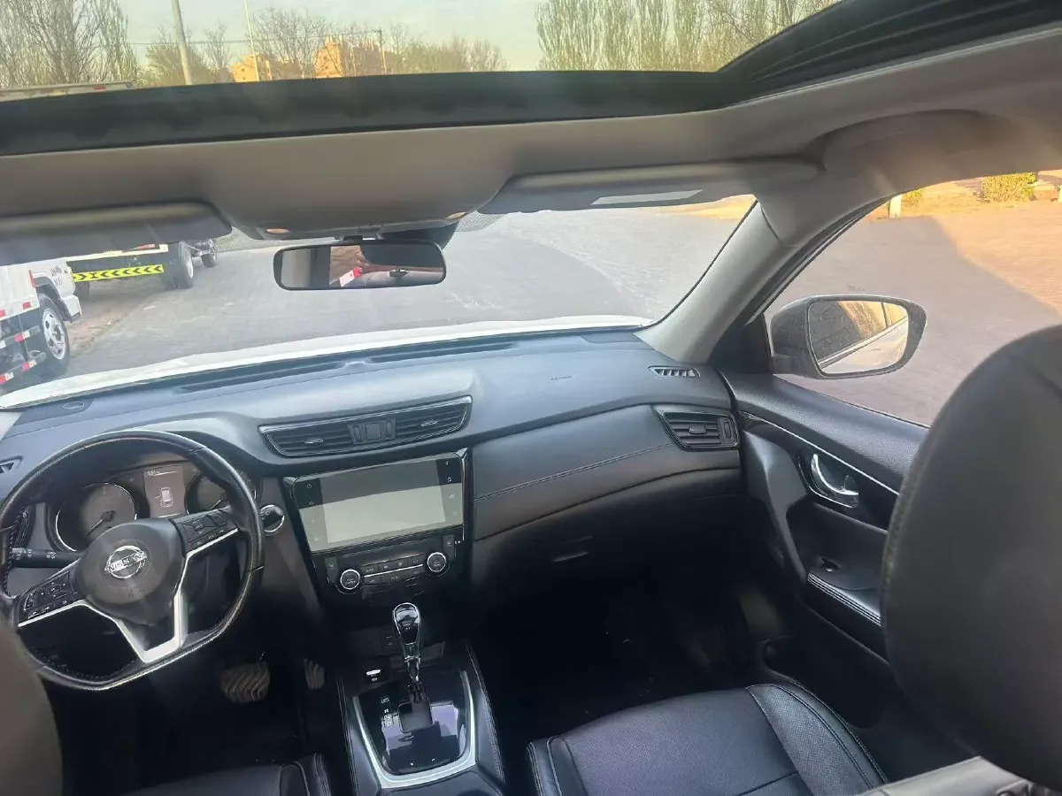 2019 Nissan X-Trail 2.0L 154HP L4 CVT,autocango,china used car exporter,china ev exporter,chinese used car exporter,chinese used ev exporter