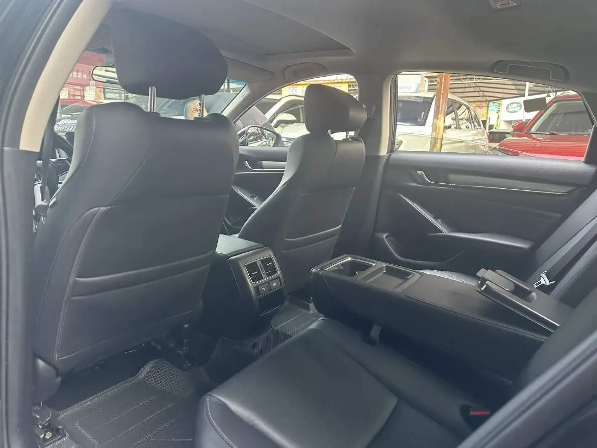2022 Honda Accord 1.5T 194HP L4 CVT,autocango,china used car exporter,china ev exporter,chinese used car exporter,chinese used ev exporter