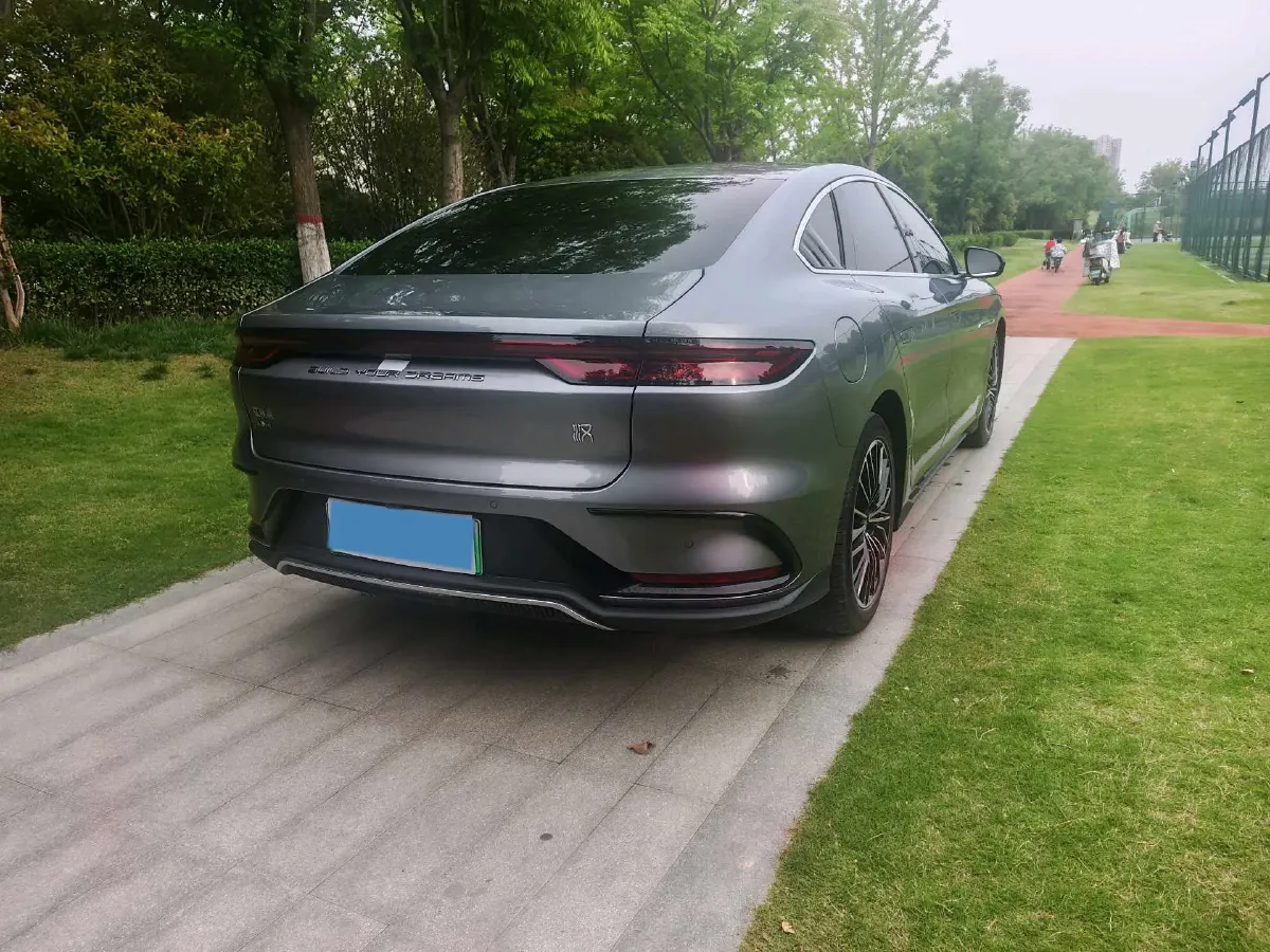 2022 Volkswagen Tiguan L 2.0T 186HP L4 7DCT,autocango,china used car exporter,china ev exporter,chinese used car exporter,chinese used ev exporter