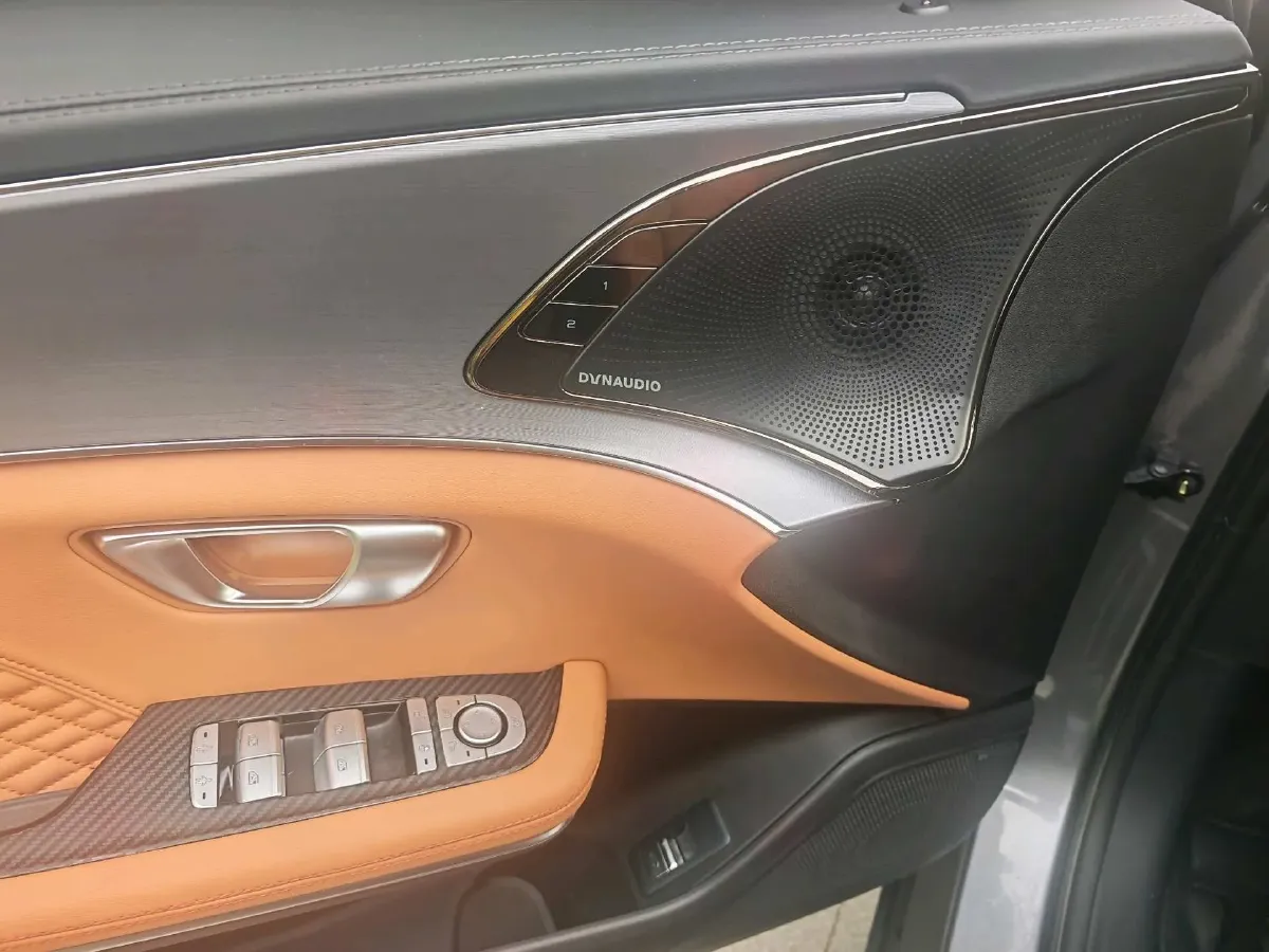 2022 Volkswagen Tiguan L 2.0T 186HP L4 7DCT,autocango,china used car exporter,china ev exporter,chinese used car exporter,chinese used ev exporter