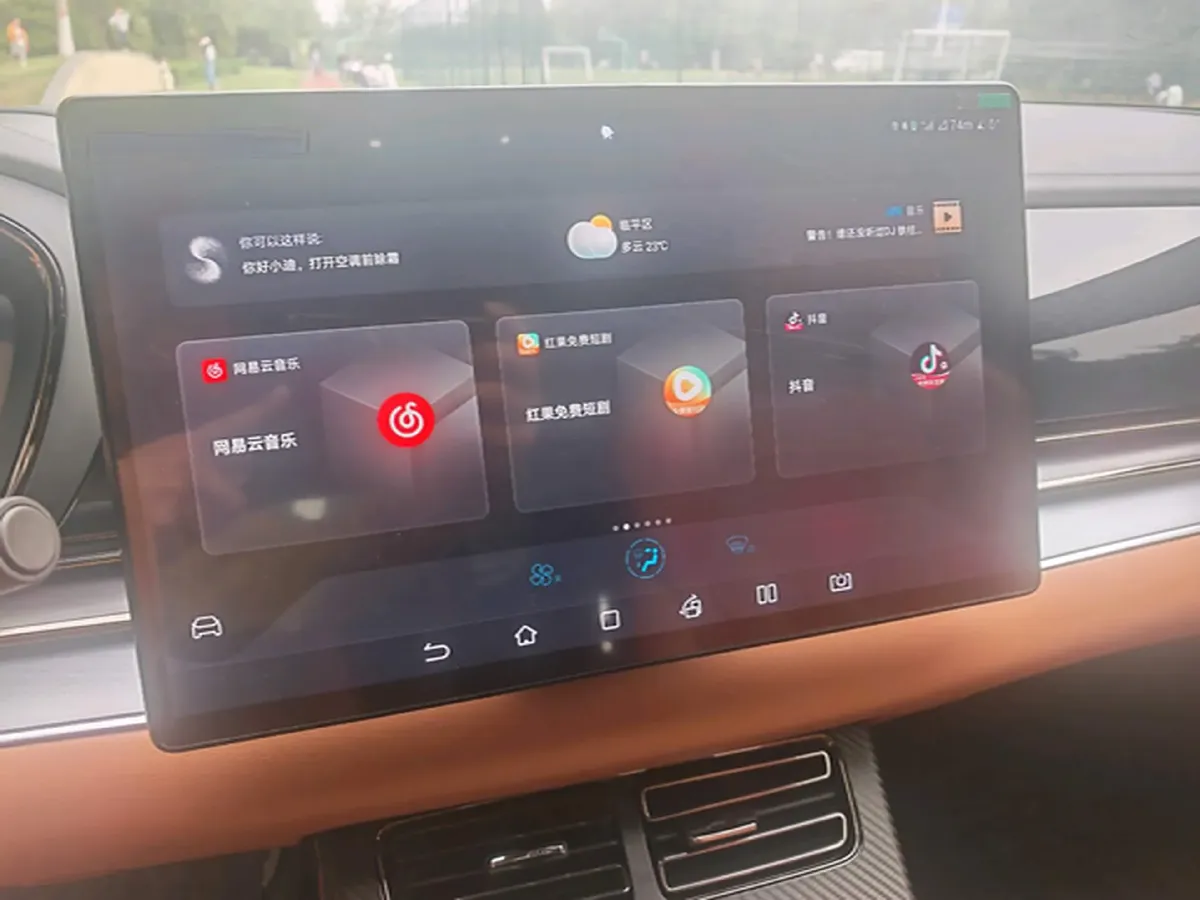 2022 Volkswagen Tiguan L 2.0T 186HP L4 7DCT,autocango,china used car exporter,china ev exporter,chinese used car exporter,chinese used ev exporter