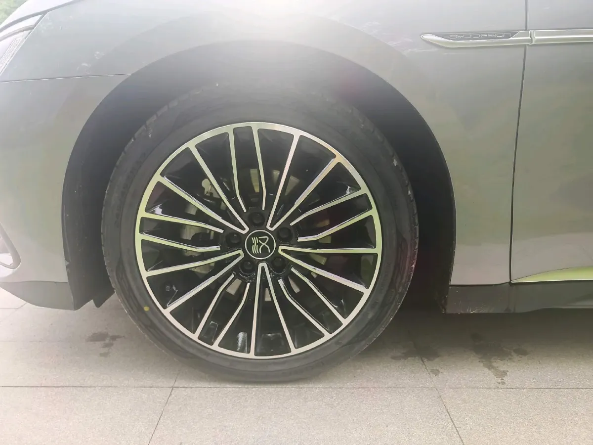 2022 Volkswagen Tiguan L 2.0T 186HP L4 7DCT,autocango,china used car exporter,china ev exporter,chinese used car exporter,chinese used ev exporter