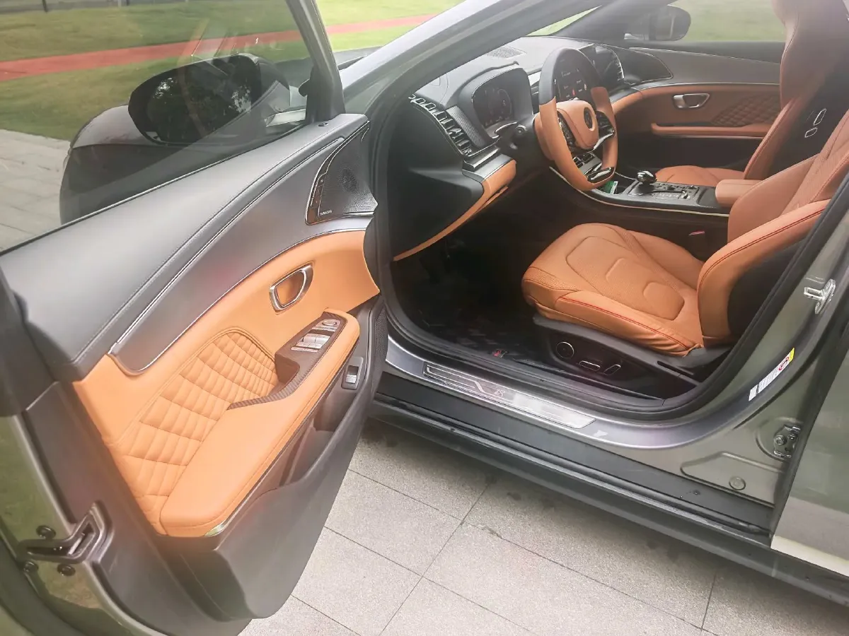 2022 Volkswagen Tiguan L 2.0T 186HP L4 7DCT,autocango,china used car exporter,china ev exporter,chinese used car exporter,chinese used ev exporter