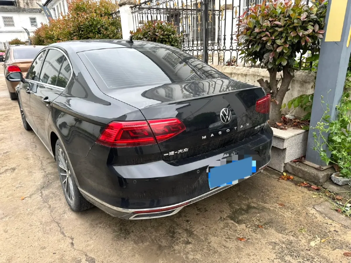 2020 Volkswagen Magotan 2.0T 186HP L4 7DCT,autocango,china used car exporter,china ev exporter,chinese used car exporter,chinese used ev exporter