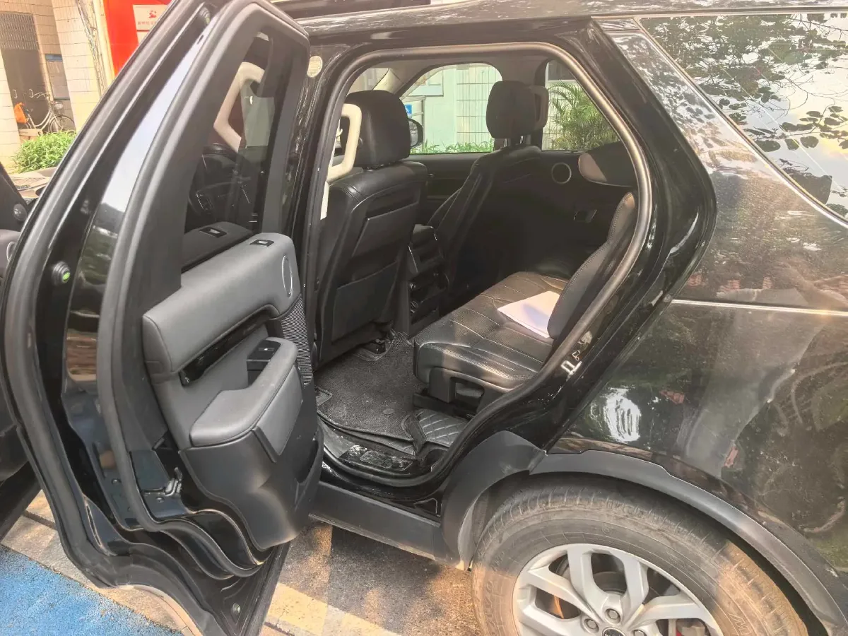 2018 Land Rover Discovery 3.0T 340HP V6 8AT,autocango,china used car exporter,china ev exporter,chinese used car exporter,chinese used ev exporter