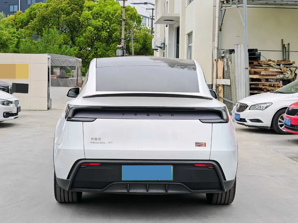 2025 Tesla Model Y BEV 62.5KWH,autocango,china used car exporter,china ev exporter,chinese used car exporter,chinese used ev exporter