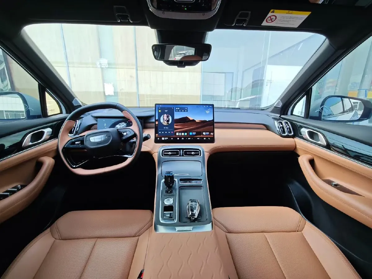 2025 Geely StarRay 1.5T 181HP L4 7DCT,autocango,china used car exporter,china ev exporter,chinese used car exporter,chinese used ev exporter