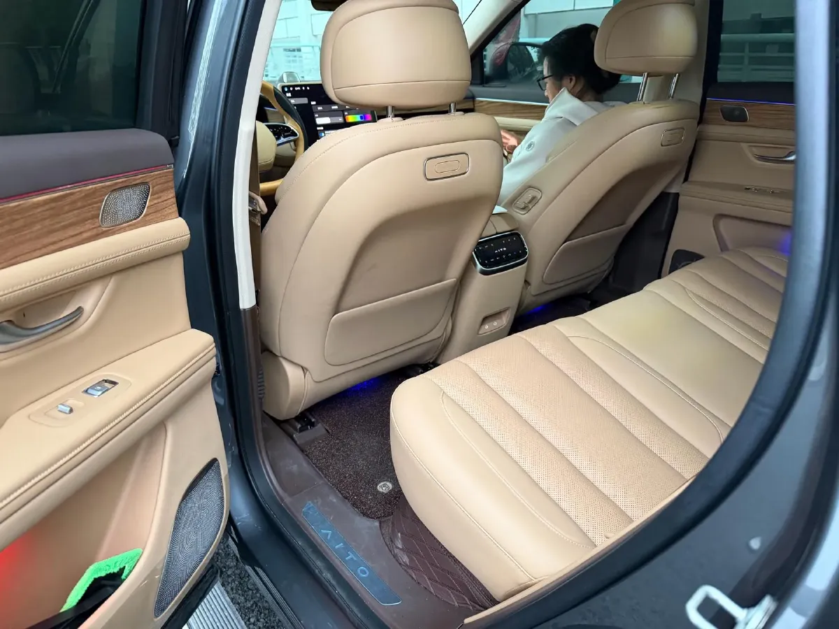 2024 AITO AITO M7 1.5T 152HP L4 REEV 40KWH,autocango,china used car exporter,china ev exporter,chinese used car exporter,chinese used ev exporter