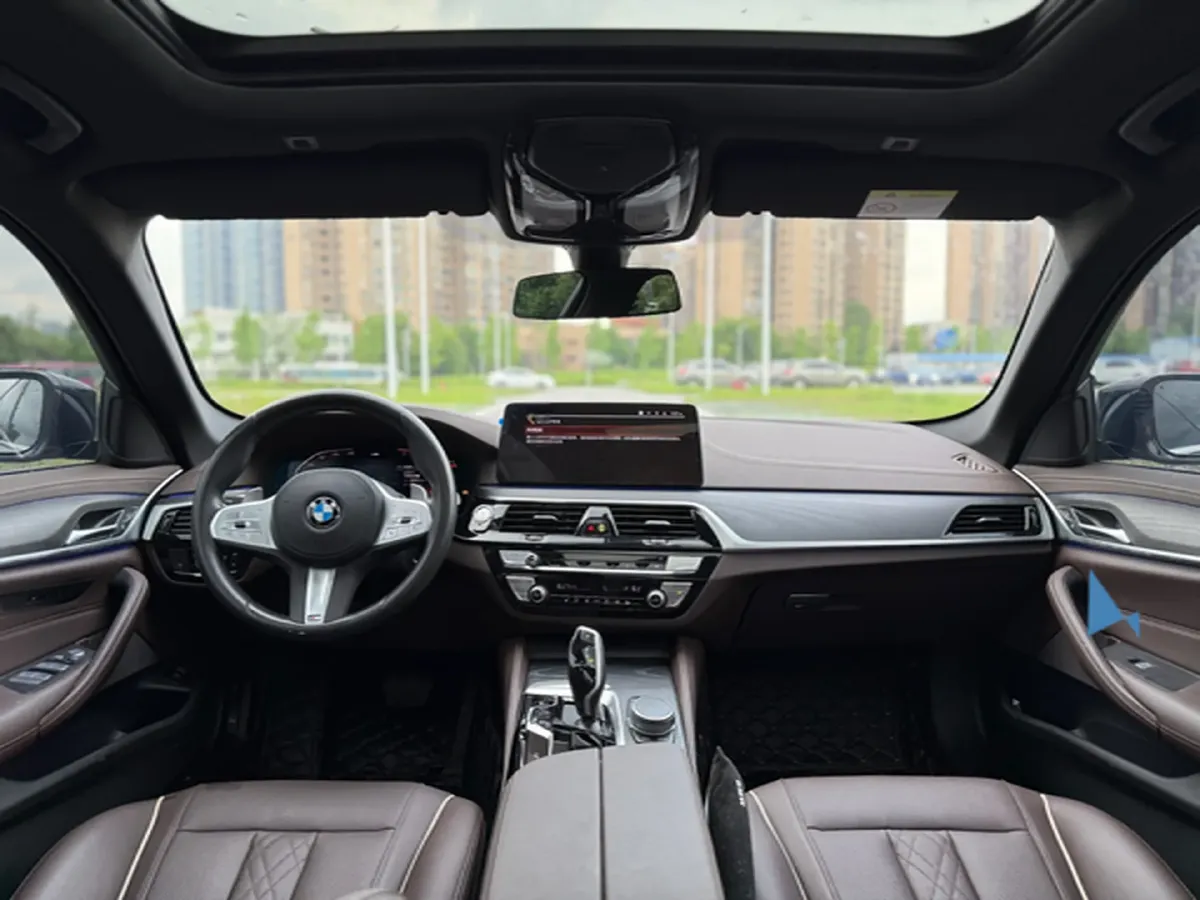 2022 BMW 5 Series 2.0T 252HP L4 8AT,autocango,china used car exporter,china ev exporter,chinese used car exporter,chinese used ev exporter