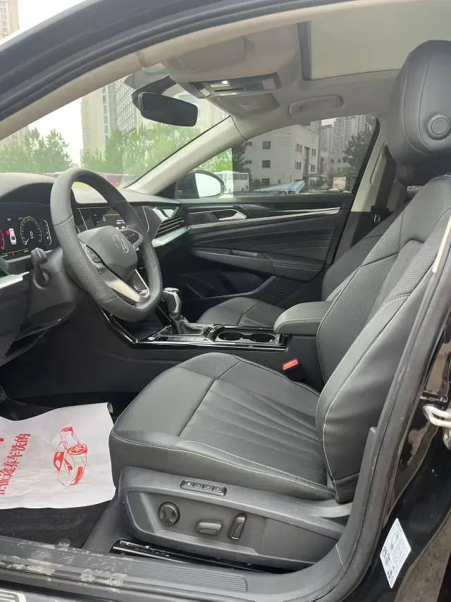 2025 Volkswagen Passat 2.0T 220HP L4 7DCT,autocango,china used car exporter,china ev exporter,chinese used car exporter,chinese used ev exporter