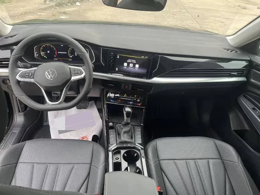 2025 Volkswagen Passat 2.0T 220HP L4 7DCT,autocango,china used car exporter,china ev exporter,chinese used car exporter,chinese used ev exporter