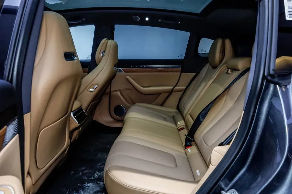 2025 Luxeed R7 REEV 156HP REEV,autocango,china used car exporter,china ev exporter,chinese used car exporter,chinese used ev exporter