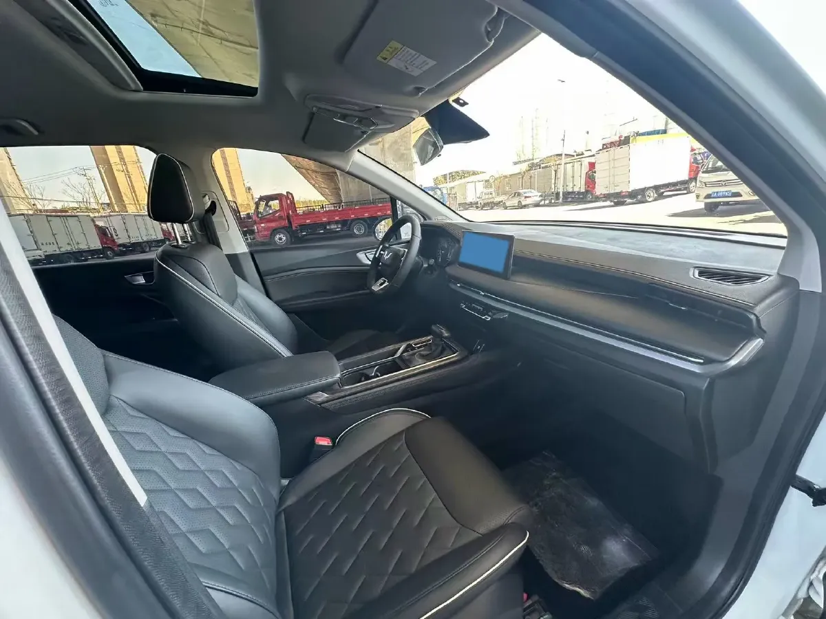 2022 Venucia T60 1.6L 126HP L4 CVT,autocango,china used car exporter,china ev exporter,chinese used car exporter,chinese used ev exporter