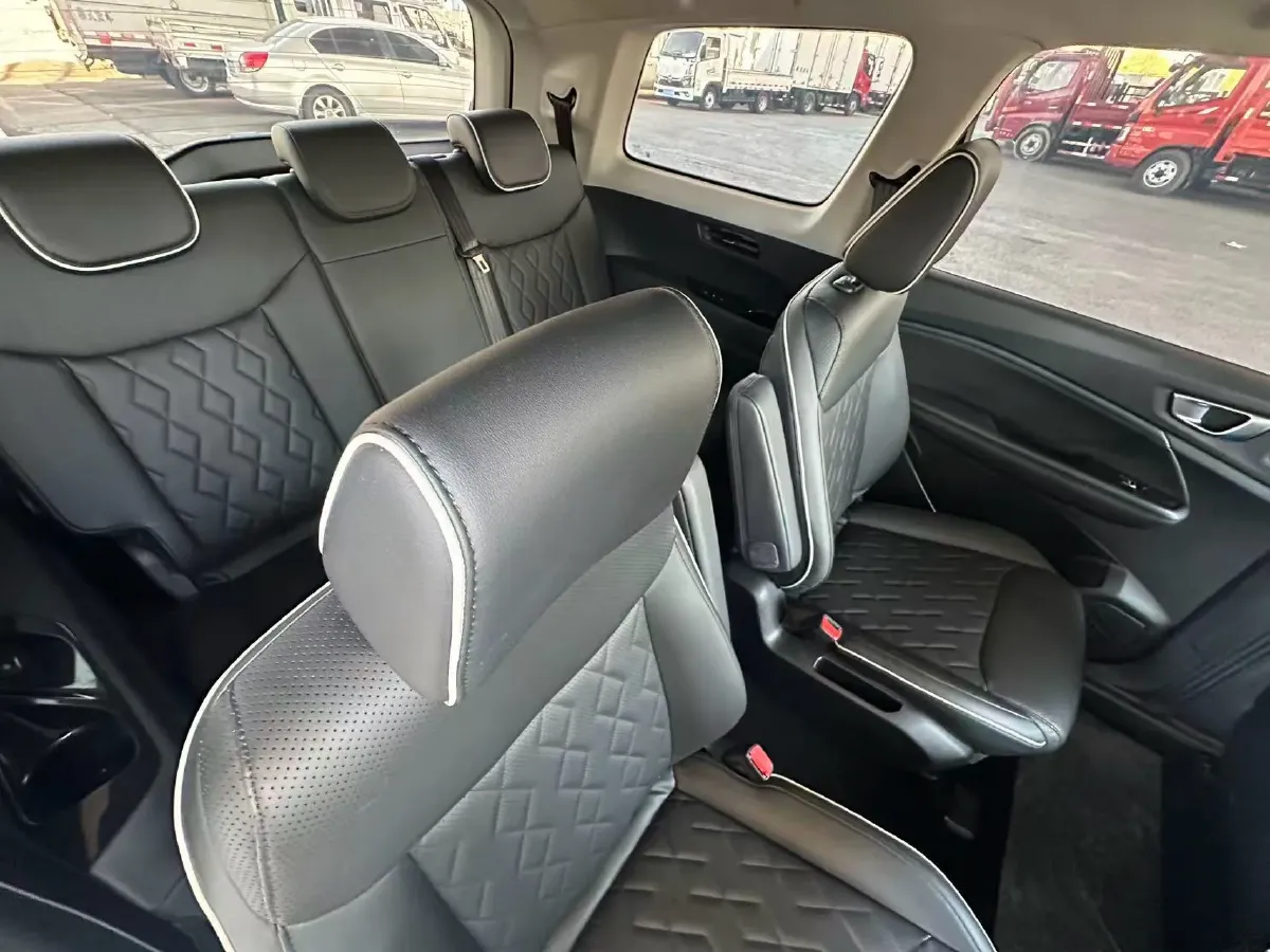 2022 Venucia T60 1.6L 126HP L4 CVT,autocango,china used car exporter,china ev exporter,chinese used car exporter,chinese used ev exporter