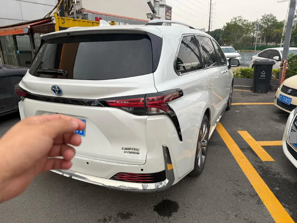 2023 Toyota Sienna 2.5L 189HP L4 E-CVT Hybrid,autocango,china used car exporter,china ev exporter,chinese used car exporter,chinese used ev exporter