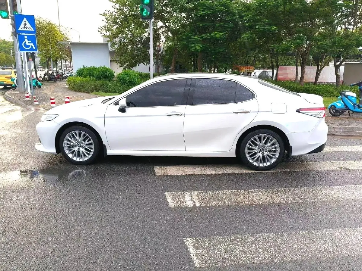 2019 Toyota Camry 2.5L 209HP L4 8AT,autocango,china used car exporter,china ev exporter,chinese used car exporter,chinese used ev exporter
