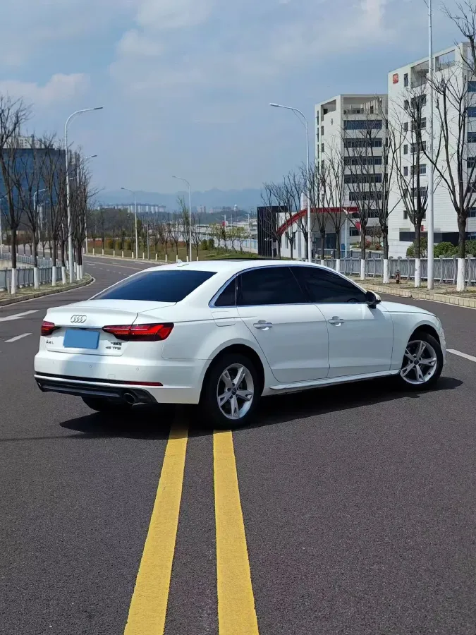 2020 Audi A4L 2.0T 190HP L4 7DCT,autocango,china used car exporter,china ev exporter,chinese used car exporter,chinese used ev exporter