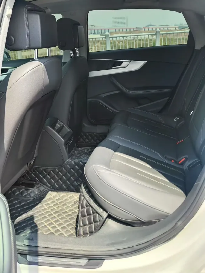 2020 Audi A4L 2.0T 190HP L4 7DCT,autocango,china used car exporter,china ev exporter,chinese used car exporter,chinese used ev exporter