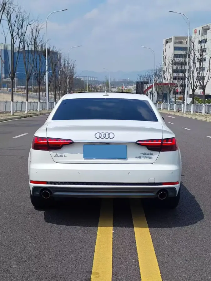 2020 Audi A4L 2.0T 190HP L4 7DCT,autocango,china used car exporter,china ev exporter,chinese used car exporter,chinese used ev exporter