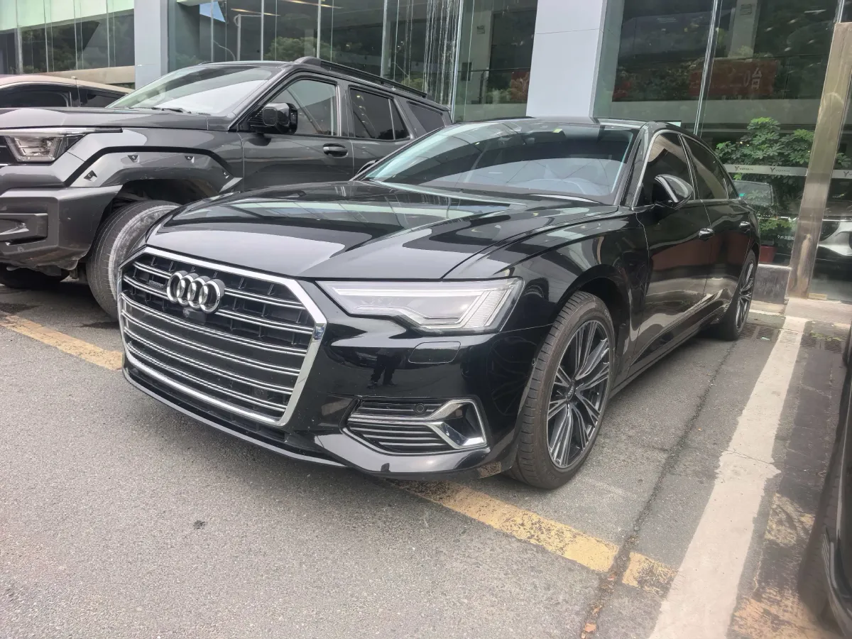 2022 Audi A6L 2.0T 224HP L4 7DCT,autocango,china used car exporter,china ev exporter,chinese used car exporter,chinese used ev exporter