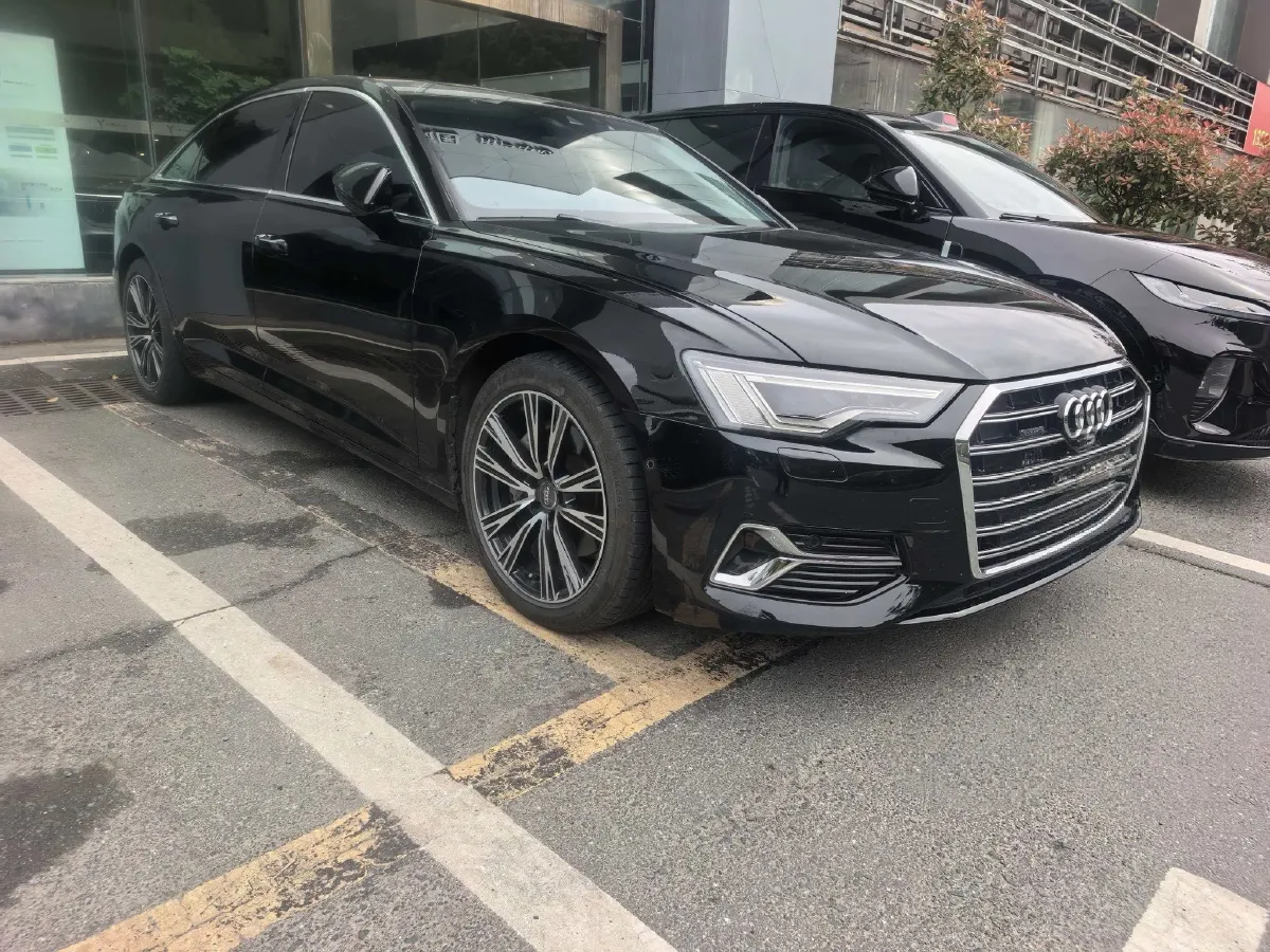 2022 Audi A6L 2.0T 224HP L4 7DCT,autocango,china used car exporter,china ev exporter,chinese used car exporter,chinese used ev exporter