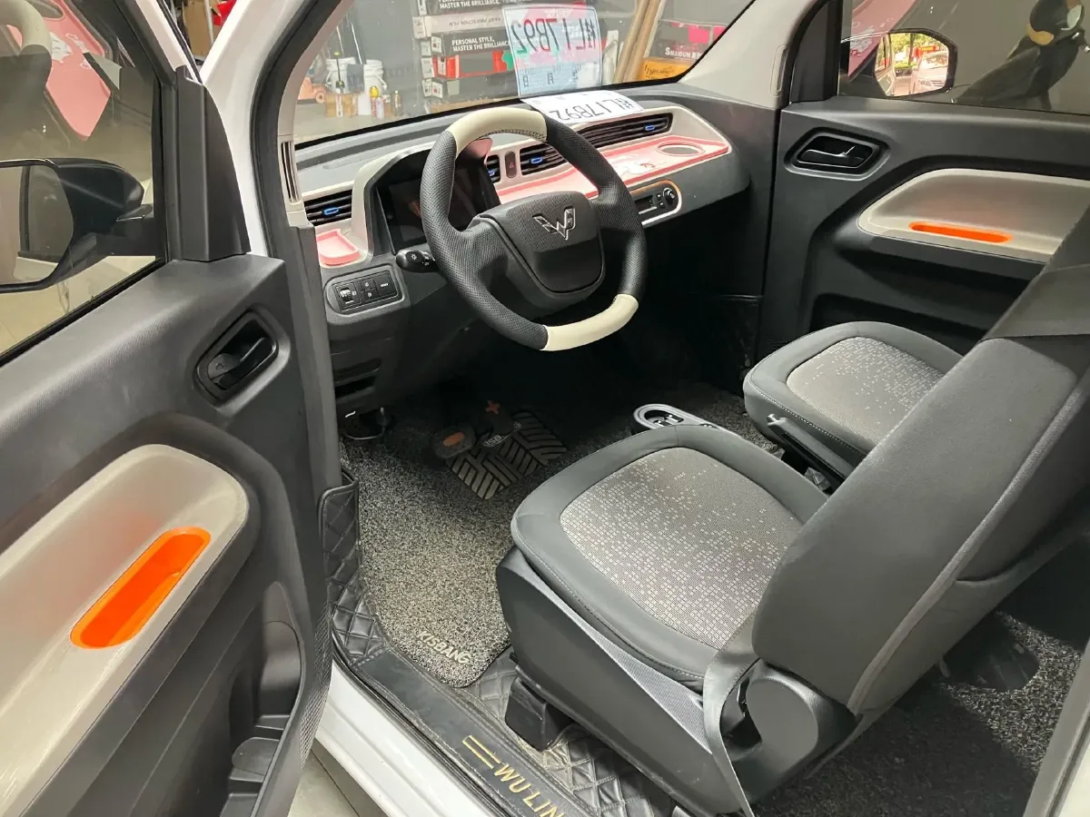 2020 WuLing HongGuang MINI EV BEV 13.8KWH,autocango,china used car exporter,china ev exporter,chinese used car exporter,chinese used ev exporter