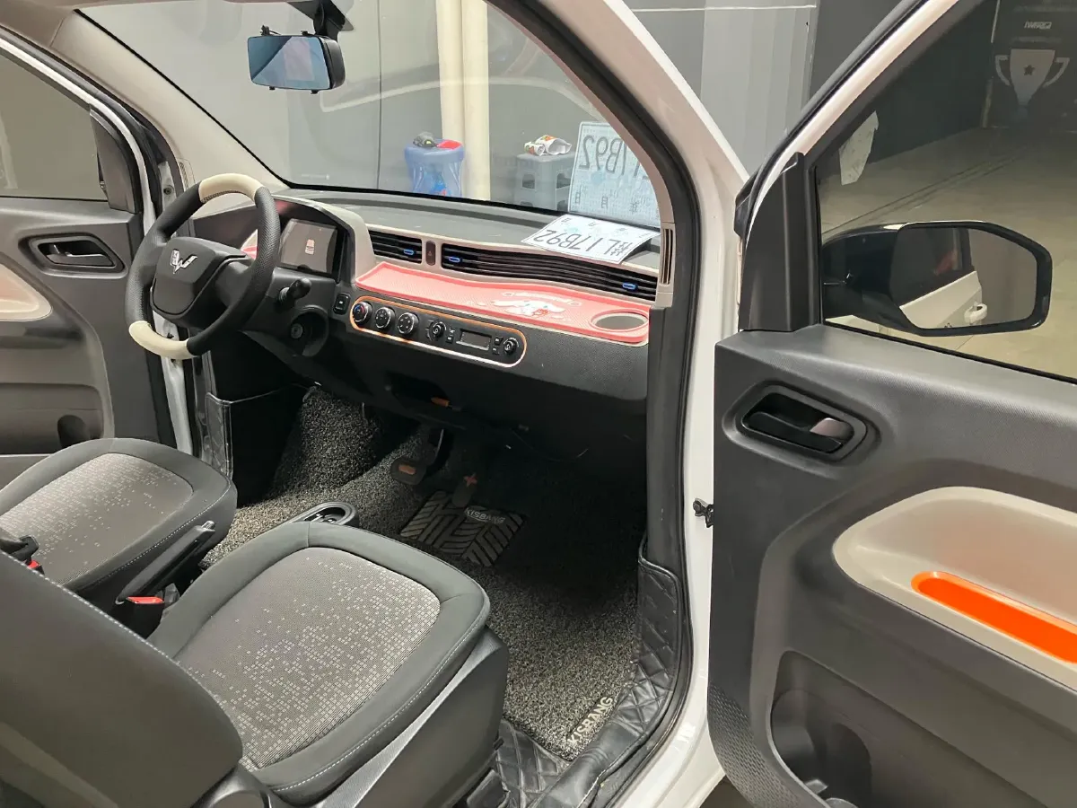 2020 WuLing HongGuang MINI EV BEV 13.8KWH,autocango,china used car exporter,china ev exporter,chinese used car exporter,chinese used ev exporter