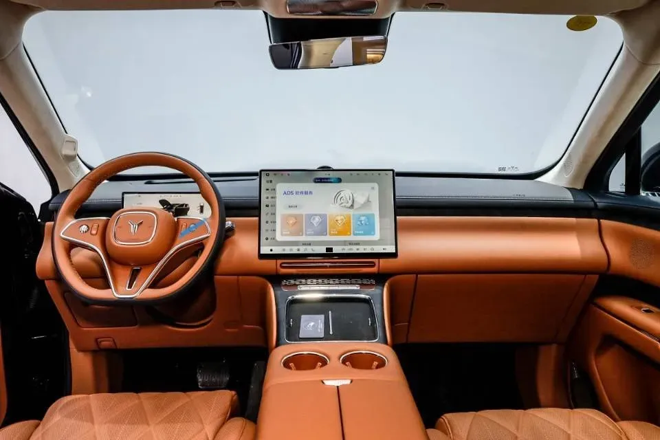 2026 Voyah 9L 1.5T 150HP L4 PHEV,autocango,china used car exporter,china ev exporter,chinese used car exporter,chinese used ev exporter
