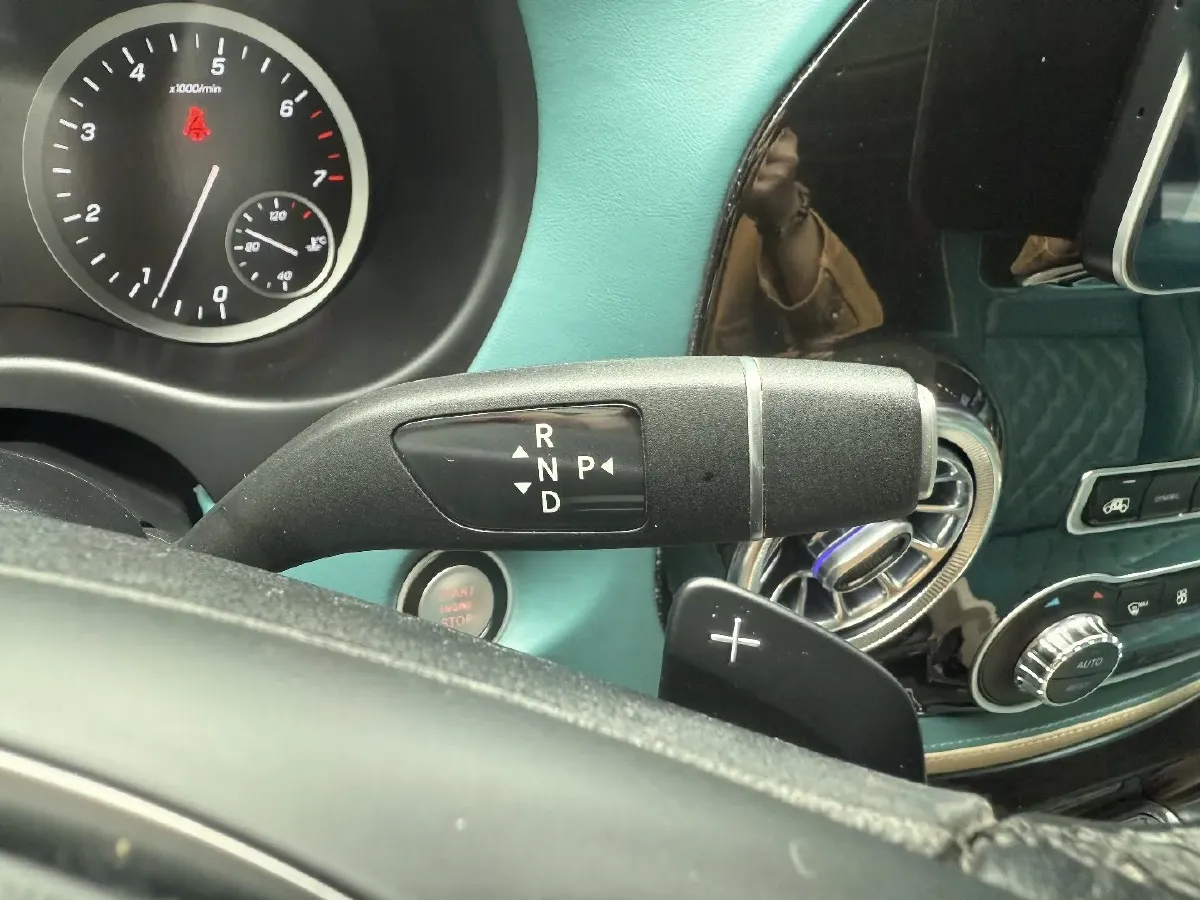 2021 Mercedes-Benz Vito 2.0T 211HP L4 9AT,autocango,china used car exporter,china ev exporter,chinese used car exporter,chinese used ev exporter