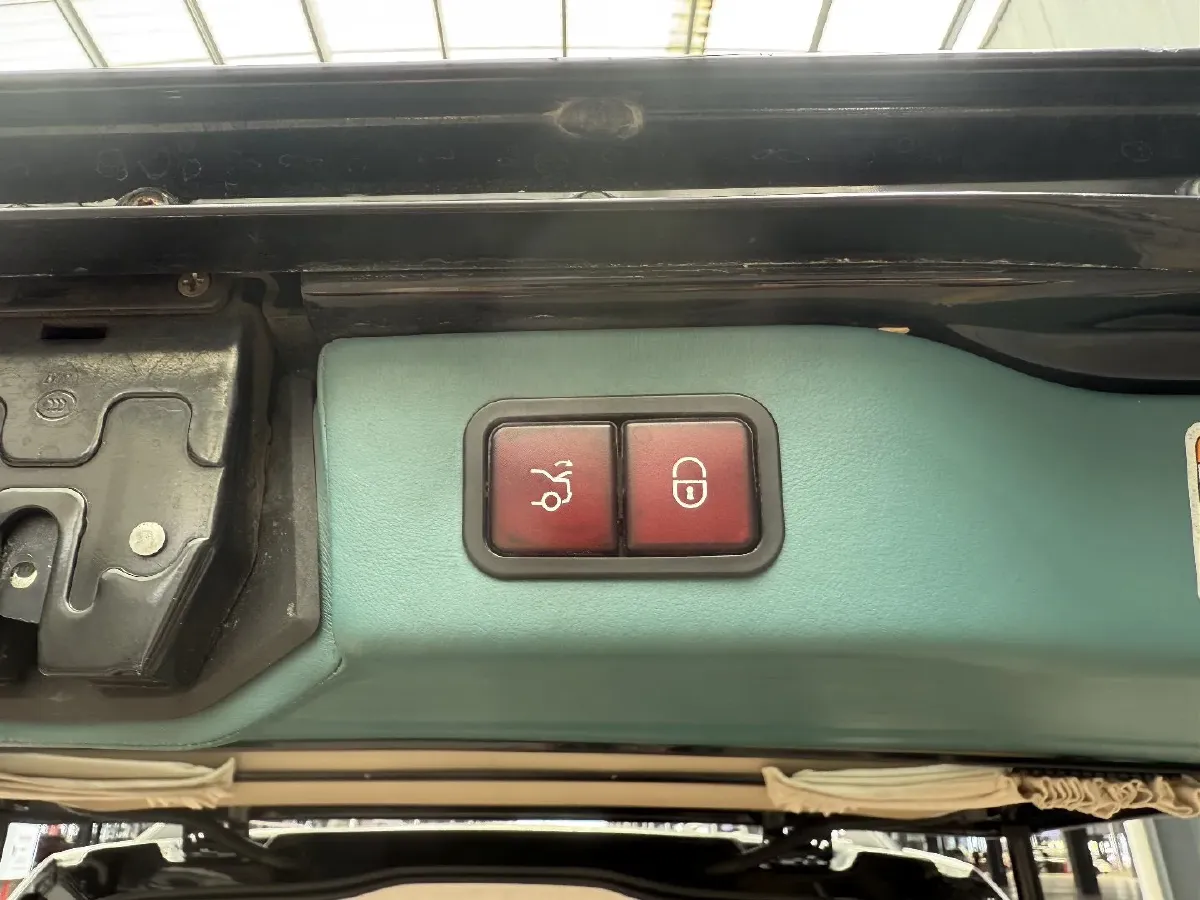 2021 Mercedes-Benz Vito 2.0T 211HP L4 9AT,autocango,china used car exporter,china ev exporter,chinese used car exporter,chinese used ev exporter