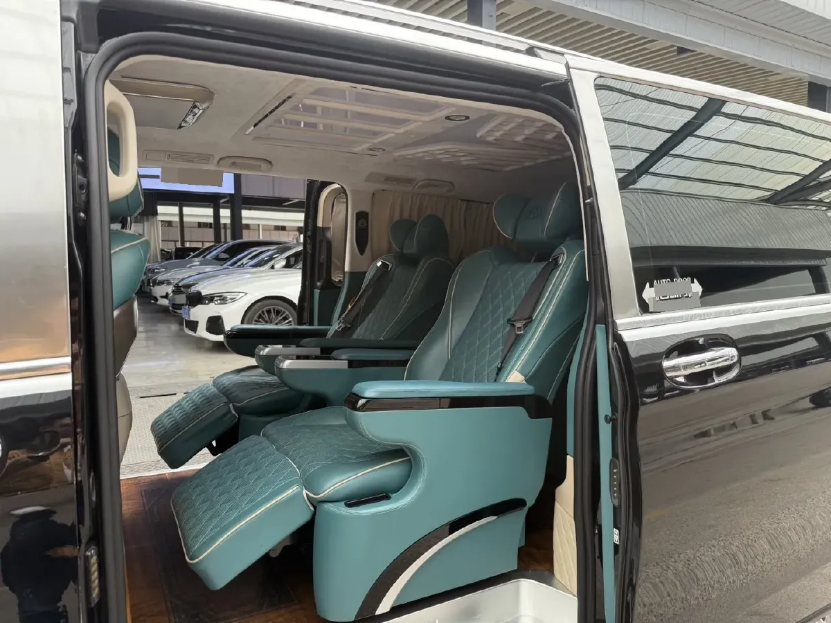 2021 Mercedes-Benz Vito 2.0T 211HP L4 9AT,autocango,china used car exporter,china ev exporter,chinese used car exporter,chinese used ev exporter