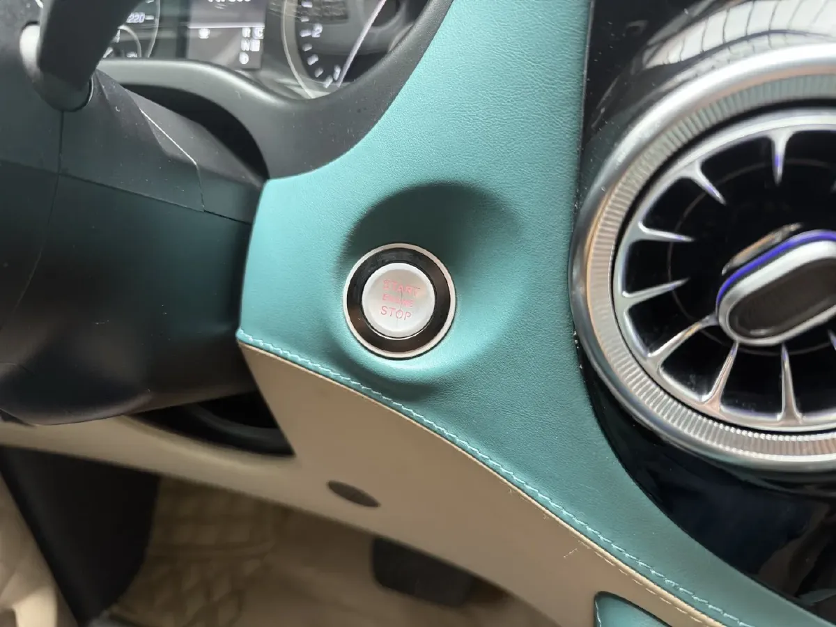 2021 Mercedes-Benz Vito 2.0T 211HP L4 9AT,autocango,china used car exporter,china ev exporter,chinese used car exporter,chinese used ev exporter