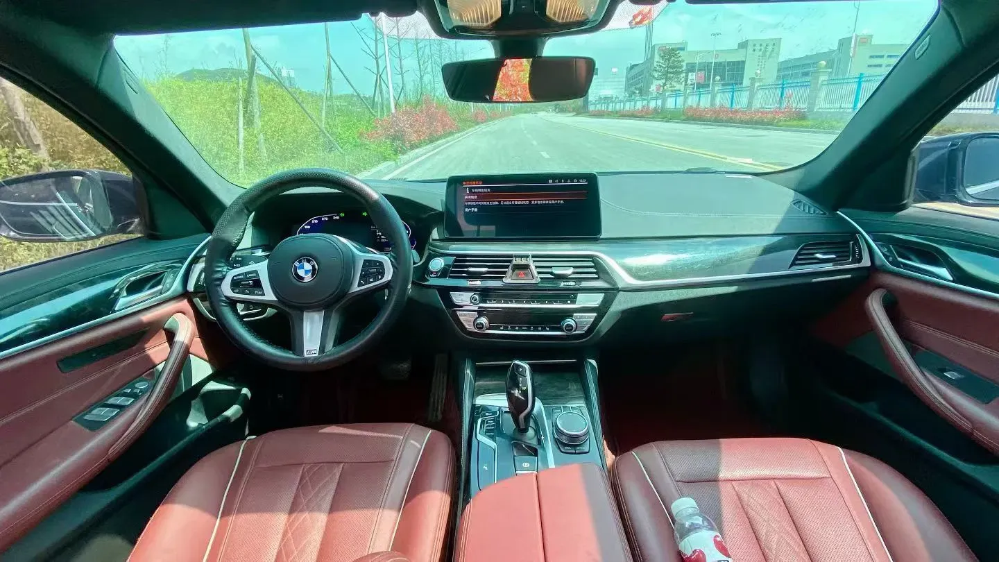 2021 BMW 5 Series 2.0T 184HP L4 8AT,autocango,china used car exporter,china ev exporter,chinese used car exporter,chinese used ev exporter