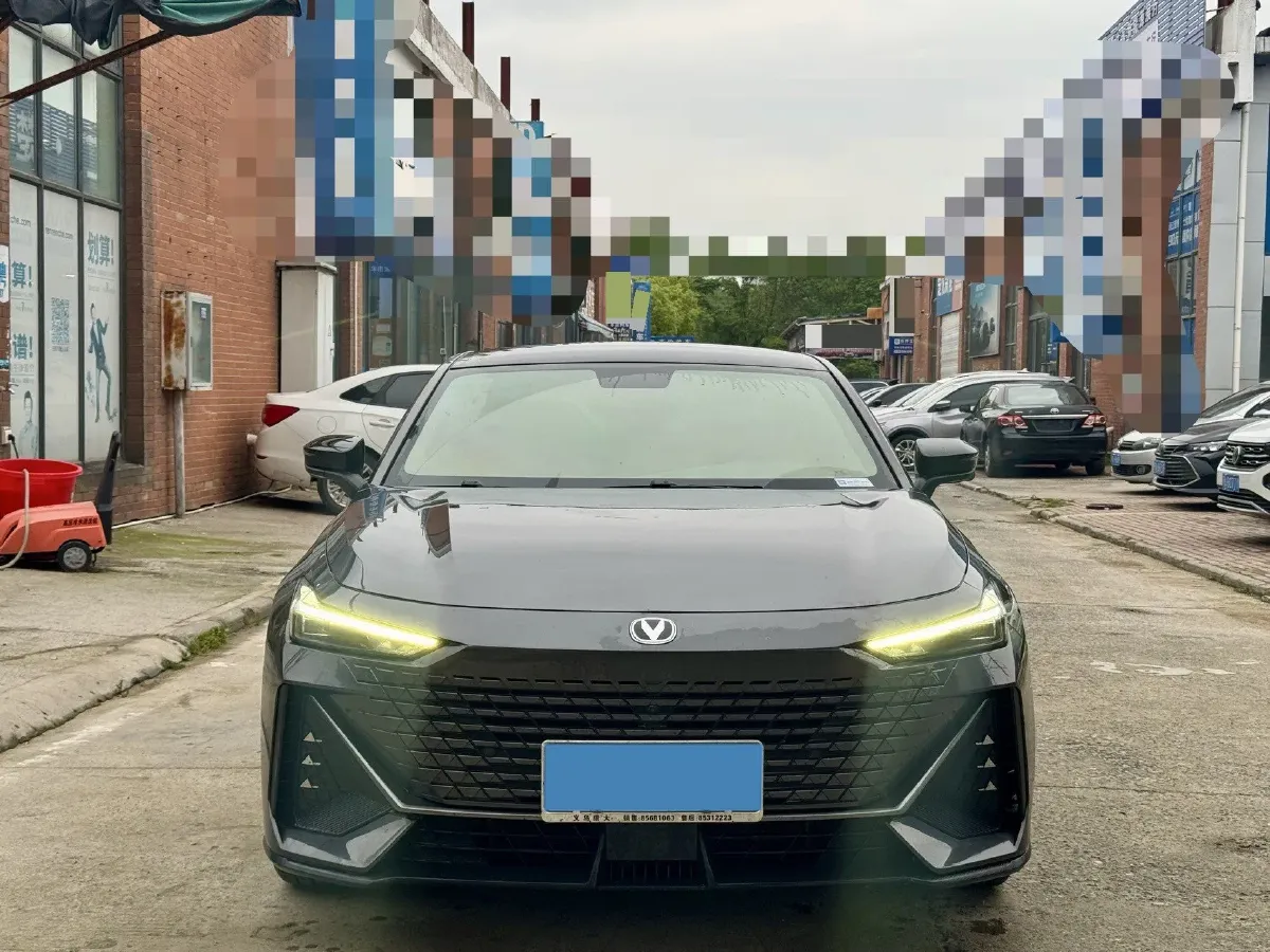 2022 ChangAn UNI-V 1.5T 188HP L4 7DCT,autocango,china used car exporter,china ev exporter,chinese used car exporter,chinese used ev exporter