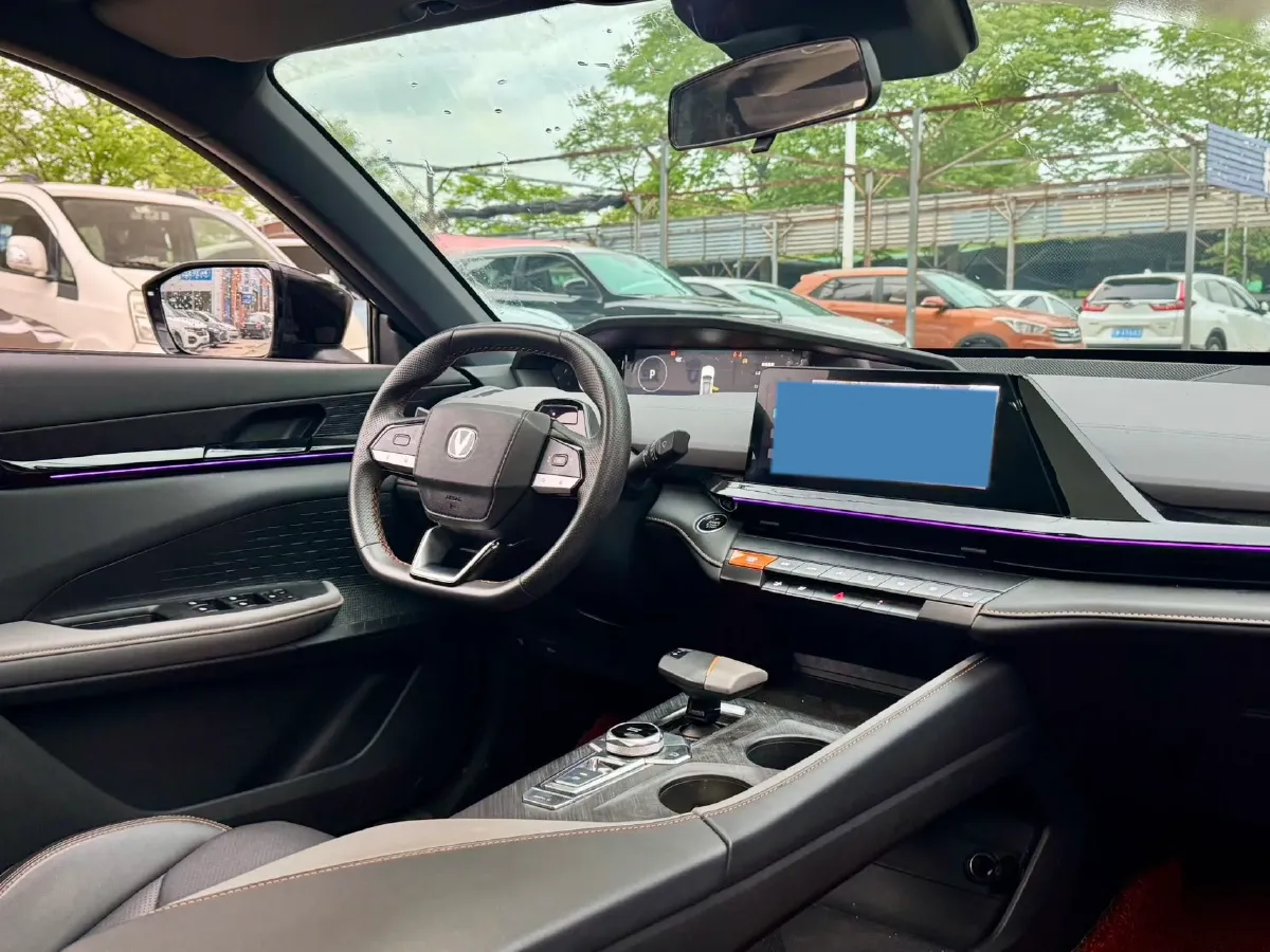 2022 ChangAn UNI-V 1.5T 188HP L4 7DCT,autocango,china used car exporter,china ev exporter,chinese used car exporter,chinese used ev exporter